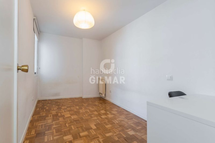 Piso se vende fantástico piso en altura ubicado en el corazón del barrio de Castilla, dentro del distrito de chamartín. con una superf en Madrid