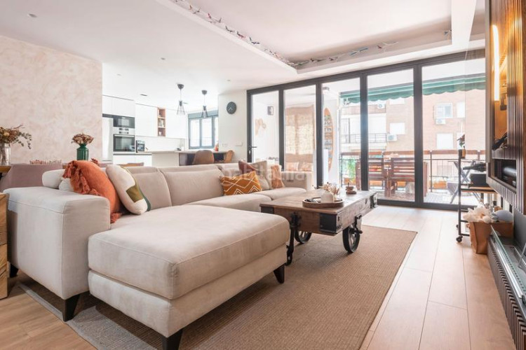 Piso  en venta en c. de núñez morgado en Castilla Madrid
