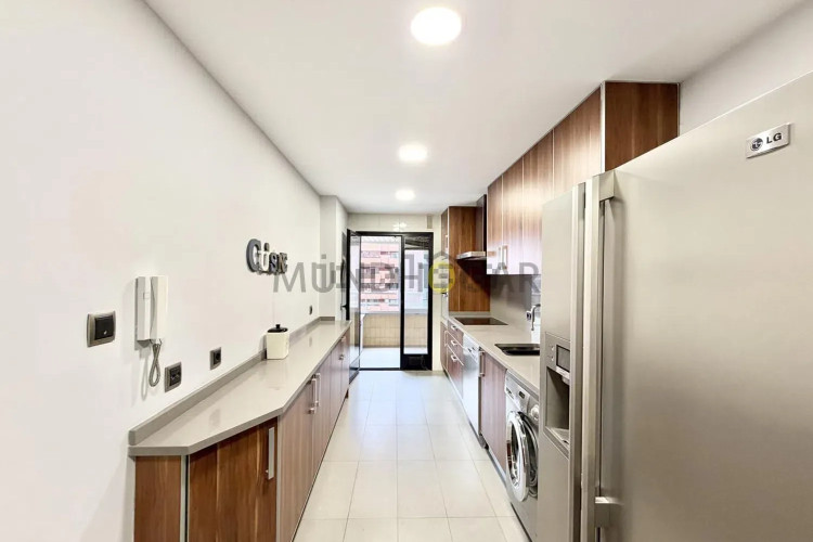 Piso en calle de Pastora Imperio