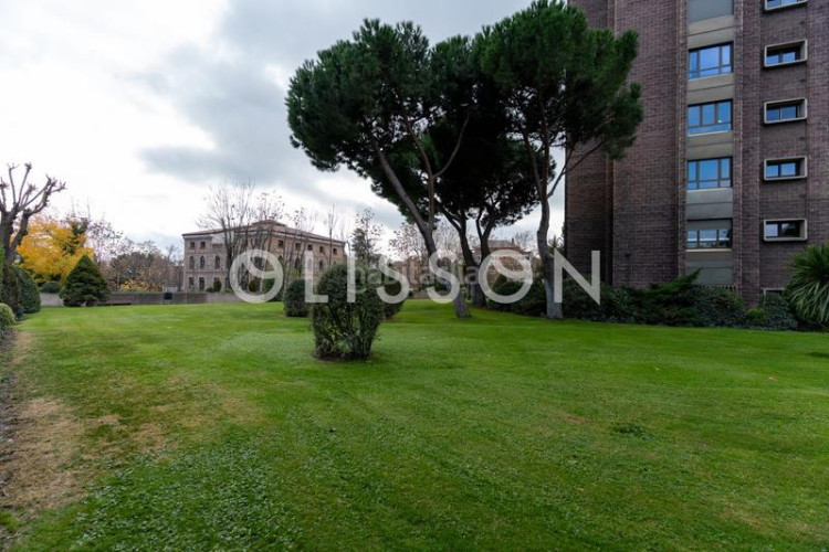 Piso luminosa vivienda con vistas panorámicas en nueva españa en Madrid