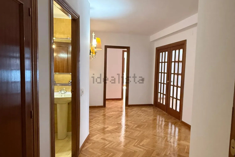 Piso en avenida de Pío XII