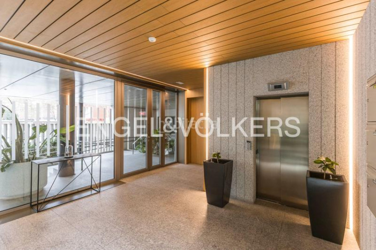 Apartamento espectacular bajo con jardín de obra nueva en Madrid