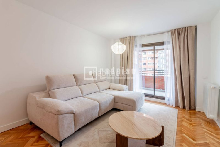 Piso fantástico apartamento en la avenida de burgos en Madrid