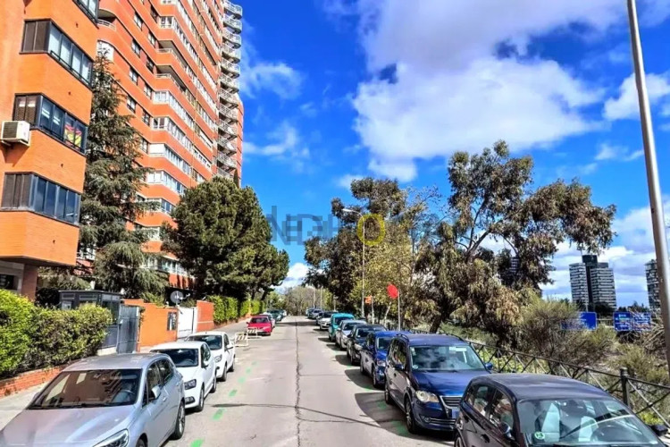 Piso en calle de Pastora Imperio