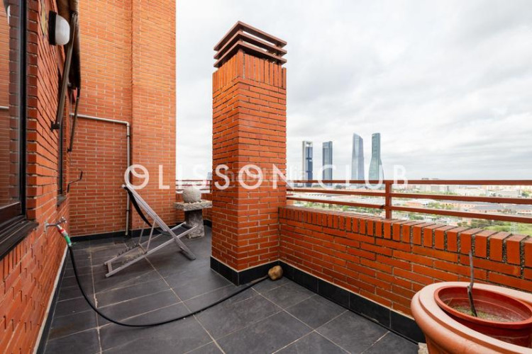 Ático exclusivo ático dúplex en chamartín, junto a nuevo norte terraza, luz y futuro en Madrid