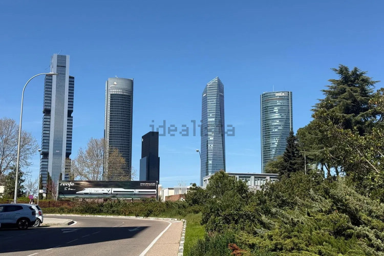 Piso en avenida de Pío XII