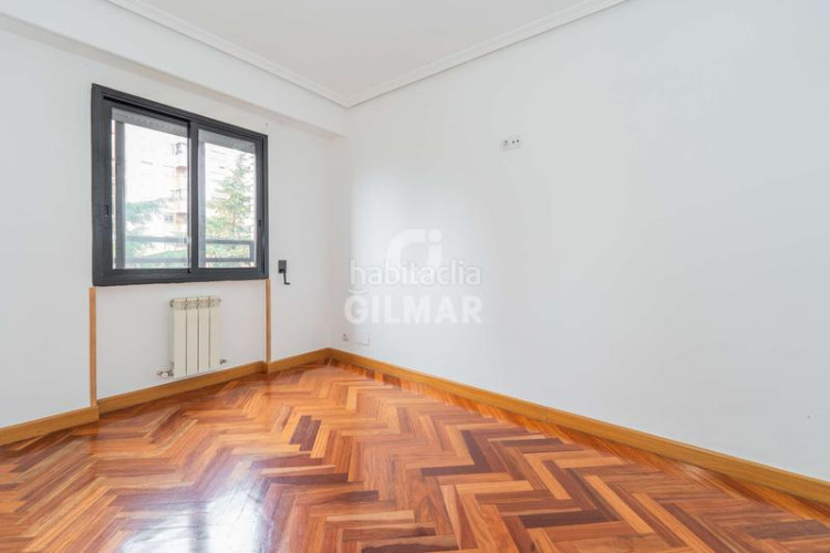 Piso en el prestigioso barrio de chamartín, , se encuentra esta vivienda en altura que representa una oportunidad única para aque en Madrid