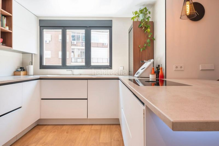 Piso  en venta en c. de núñez morgado en Castilla Madrid