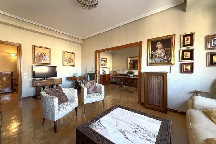 Piso en calle de San Ramón Nonato