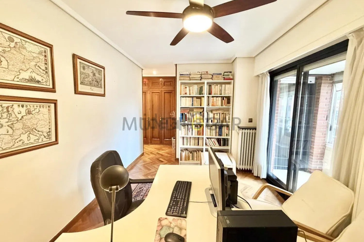 Piso en calle de Pastora Imperio