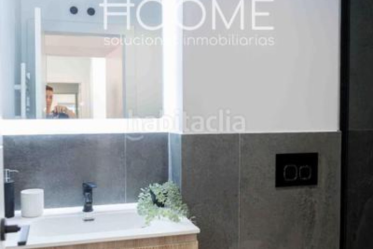 Ático atico con 20 metros de terraza, piscina, garaje opcional, 3 habitaciones 2 baños a estrenar, Castillachamartin en Madrid