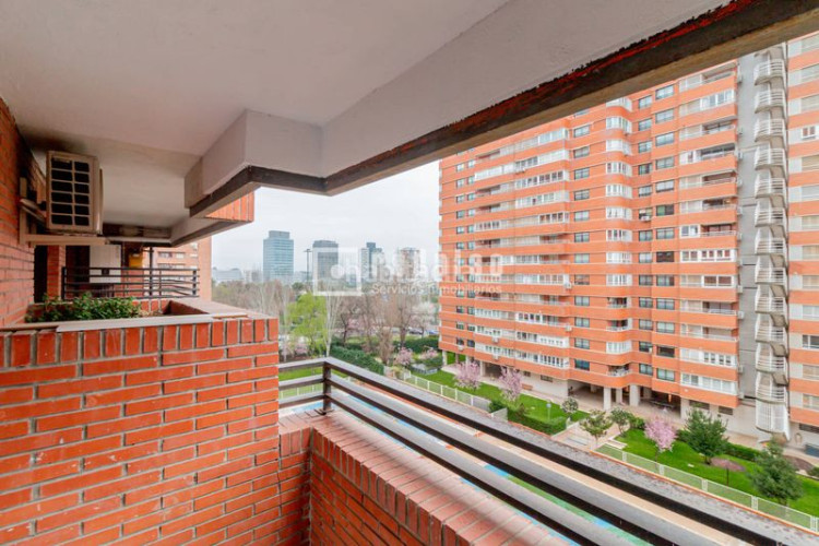 Piso fantástico apartamento en la avenida de burgos en Madrid