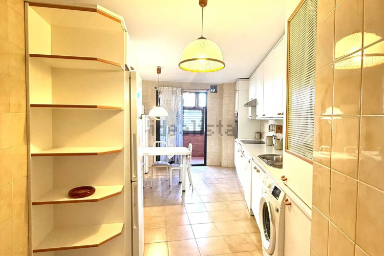 Piso en avenida de Pío XII