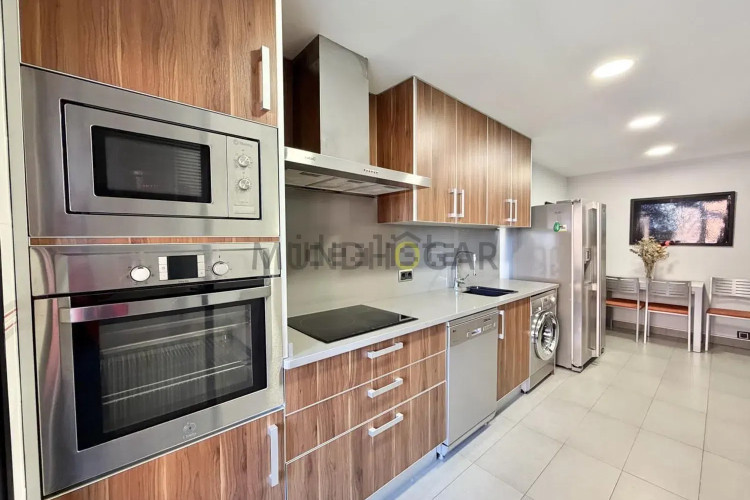 Piso en calle de Pastora Imperio