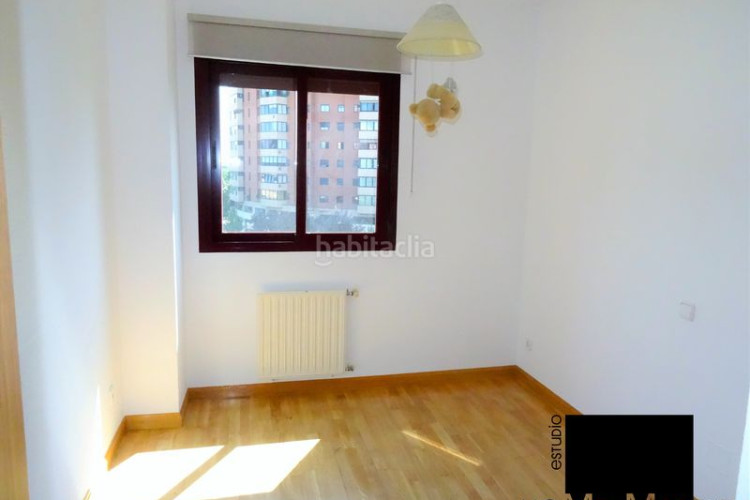 Piso estudio home ofrece magnifico piso de 124m², en la zona de la estación de chamartín. en Madrid