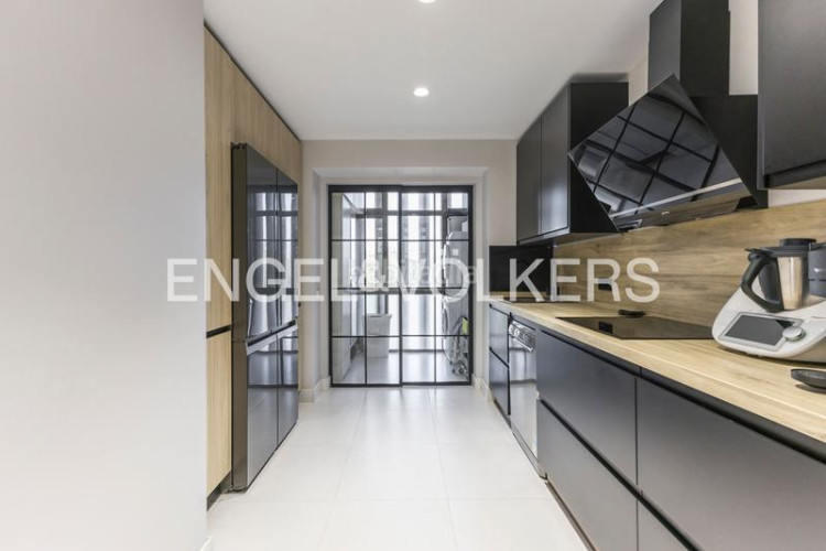 Piso luminoso piso con vistas y garaje en av pio xii en Madrid