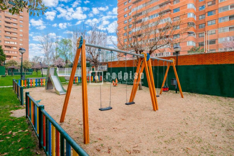 Piso fantástico apartamento en la avenida de burgos en Madrid