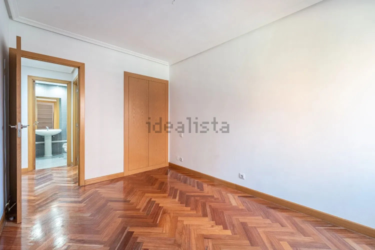 Piso en calle de Pastora Imperio