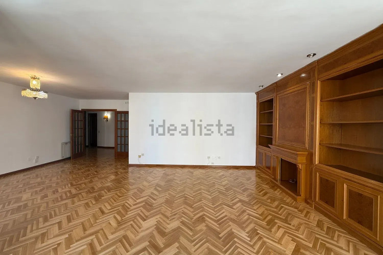 Piso en avenida de Pío XII