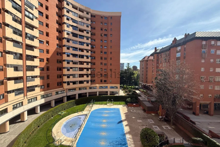 Piso en avenida de Pío XII