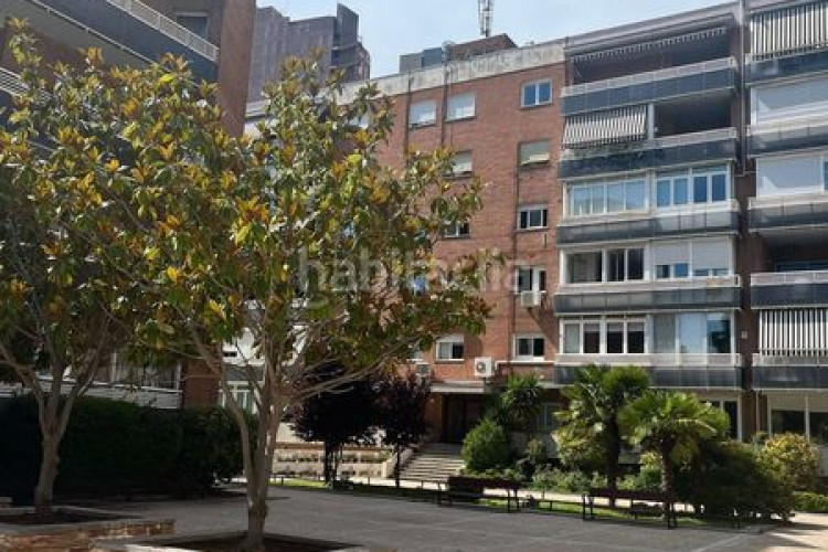 Ático inmejorable oportunidad de 3 habitaciones en Castilla en Madrid
