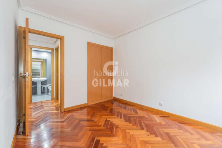 Piso en el prestigioso barrio de chamartín, , se encuentra esta vivienda en altura que representa una oportunidad única para aque en Madrid