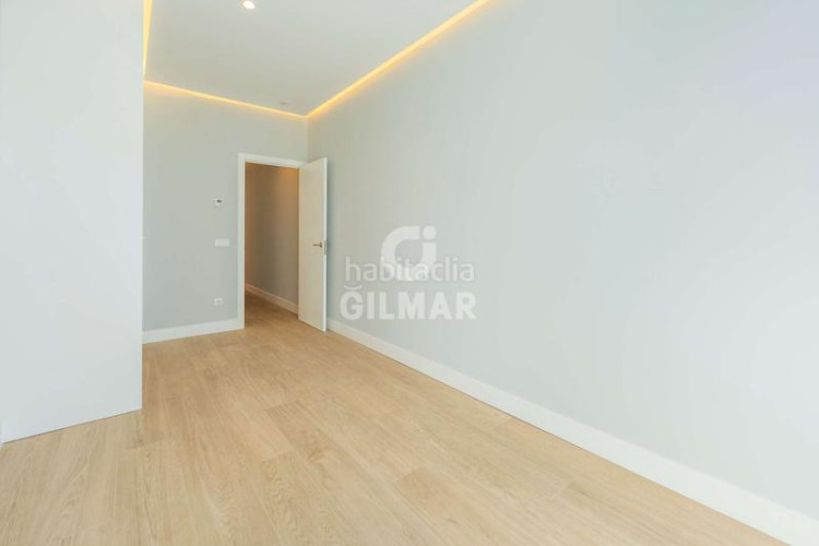 Piso licencia de hospedaje y máxima rentabilidad en el nuevo eje castellana nortese presenta esta exclusiva propiedad con lic en Madrid