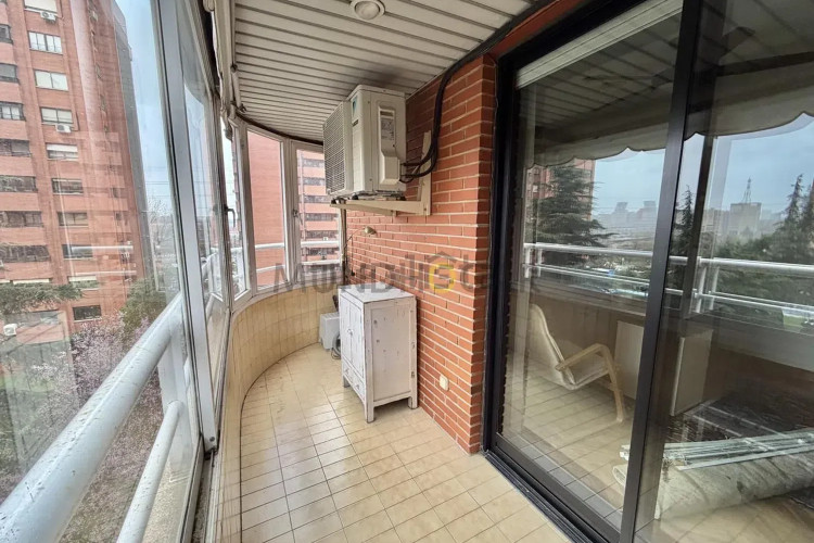 Piso en calle de Pastora Imperio