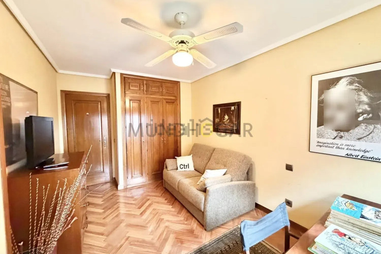 Piso en calle de Pastora Imperio