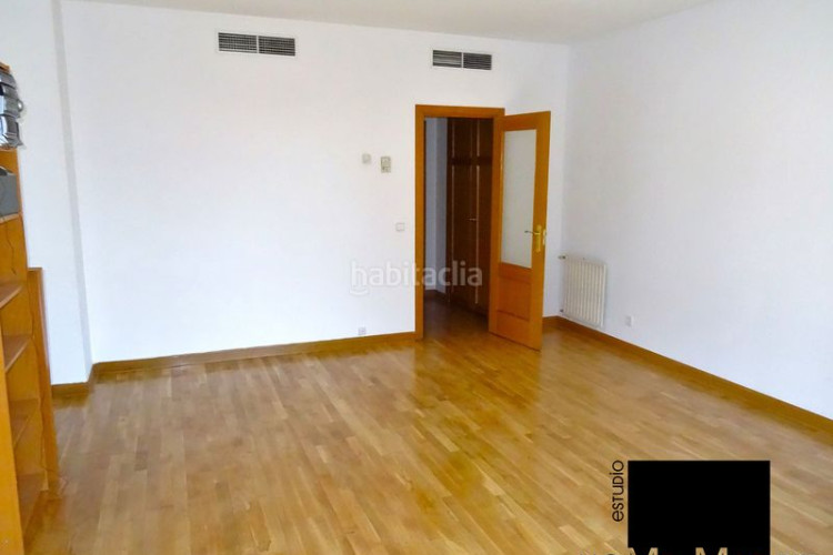 Piso estudio home ofrece magnifico piso de 124m², en la zona de la estación de chamartín. en Madrid