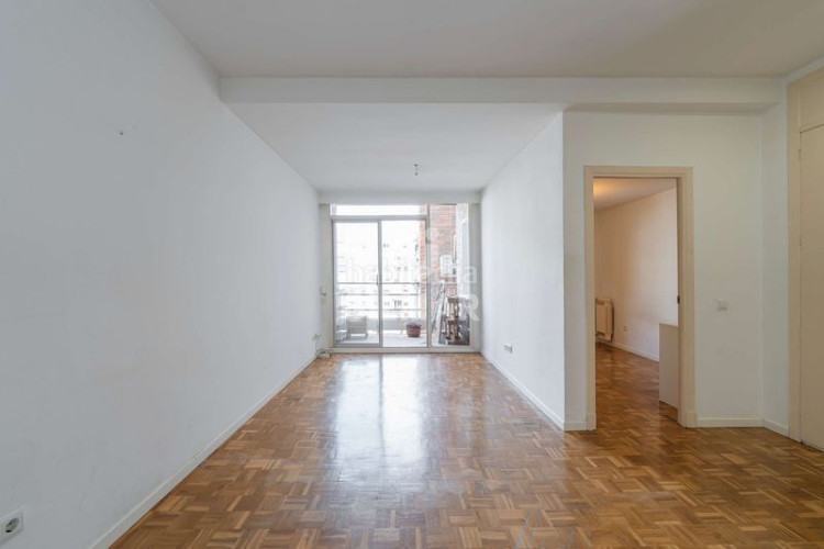 Piso se vende fantástico piso en altura ubicado en el corazón del barrio de Castilla, dentro del distrito de chamartín. con una superf en Madrid