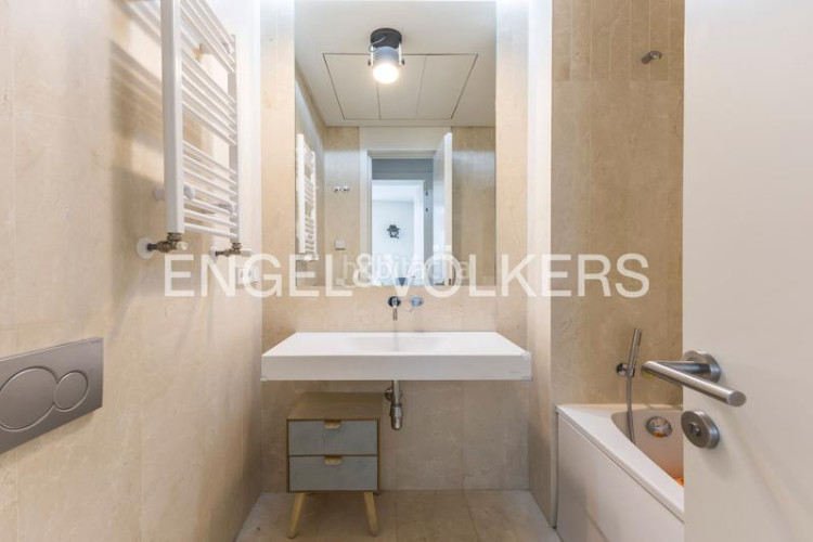 Apartamento espectacular bajo con jardín de obra nueva en Madrid