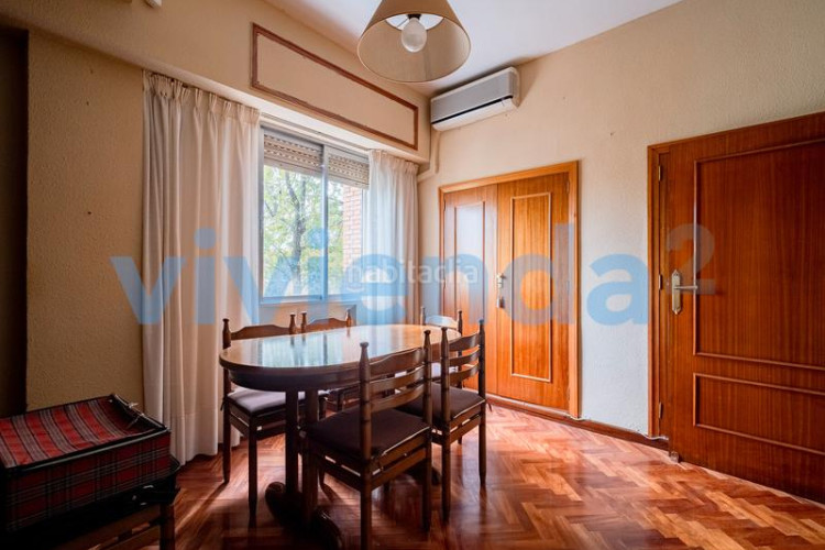 Piso  en Castilla, 132 m2, 5 dormitorios, 2 baxf1os, 829.000 euros en Madrid