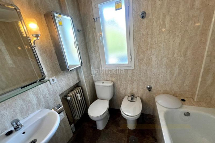 Piso exclusiva vivienda en finca representativa con piscina, garaje, y trastero en zona chamartín. en Madrid
