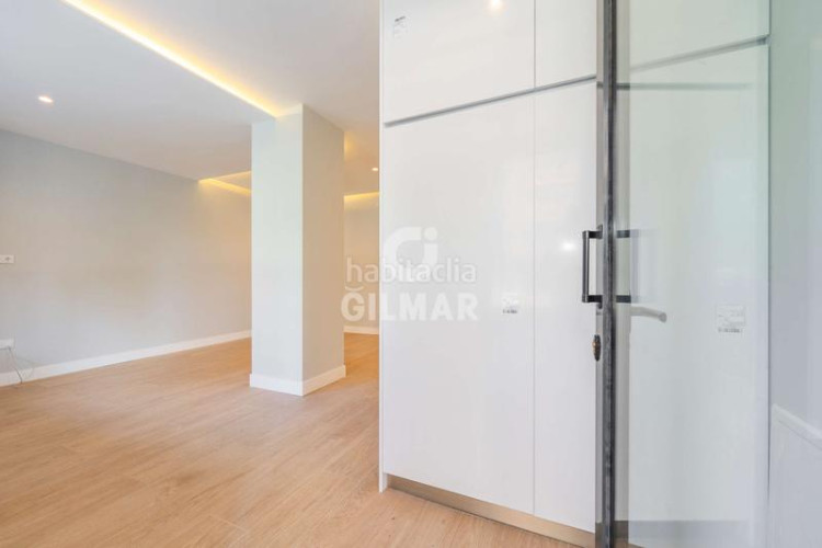 Piso licencia de hospedaje y máxima rentabilidad en el nuevo eje castellana nortese presenta esta exclusiva propiedad con lic en Madrid