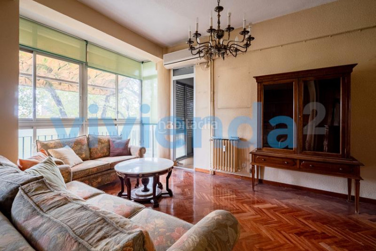 Piso  en Castilla, 132 m2, 5 dormitorios, 2 baxf1os, 829.000 euros en Madrid