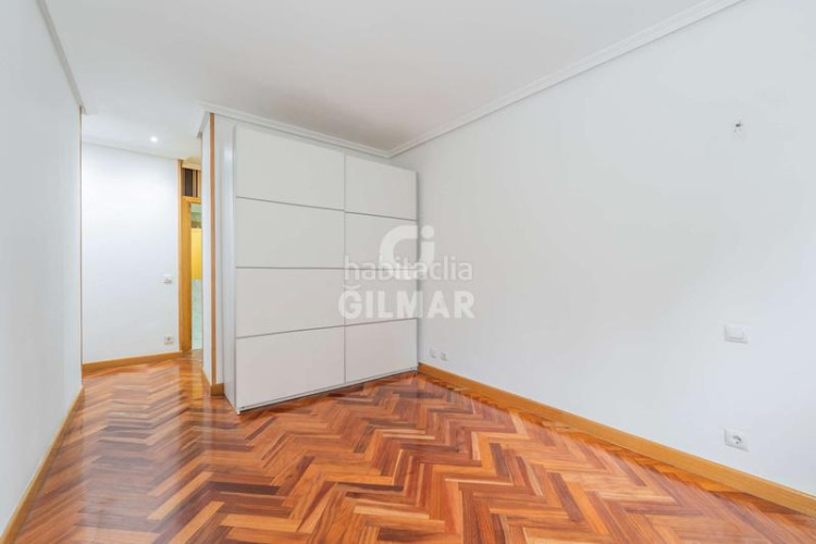 Piso en el prestigioso barrio de chamartín, , se encuentra esta vivienda en altura que representa una oportunidad única para aque en Madrid