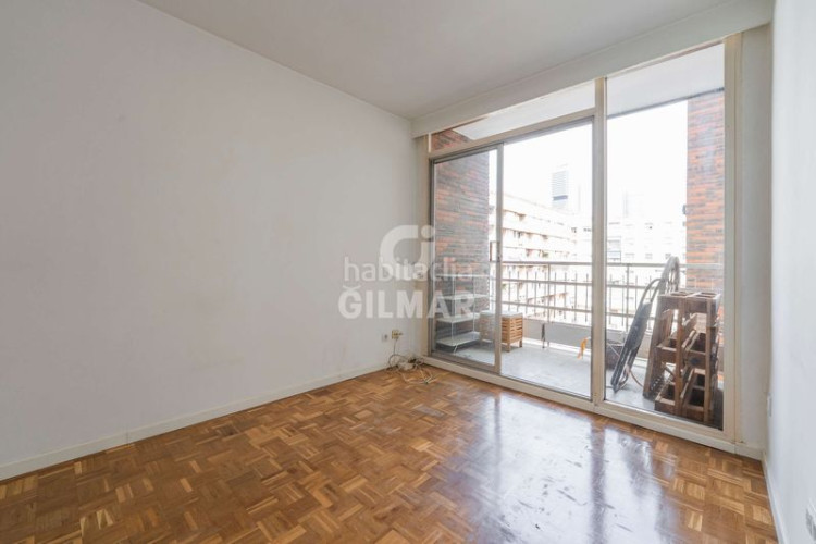 Piso se vende fantástico piso en altura ubicado en el corazón del barrio de Castilla, dentro del distrito de chamartín. con una superf en Madrid