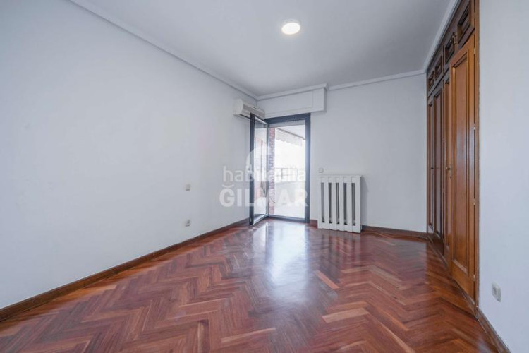 Ático  exclusivo con terraza y dos plazas de garaje en Castilla chamartínen el codiciado barrio de Castilla, dentro del prestigios en Madrid