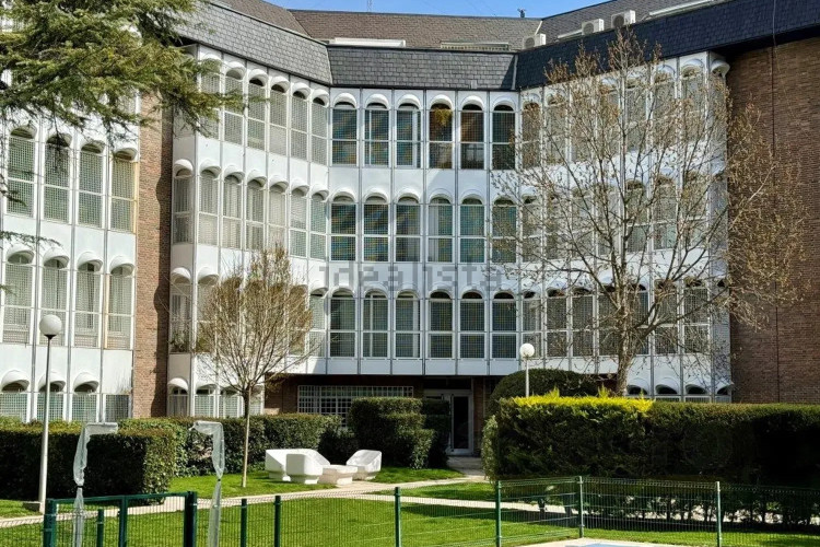 Piso en avenida de Pío XII