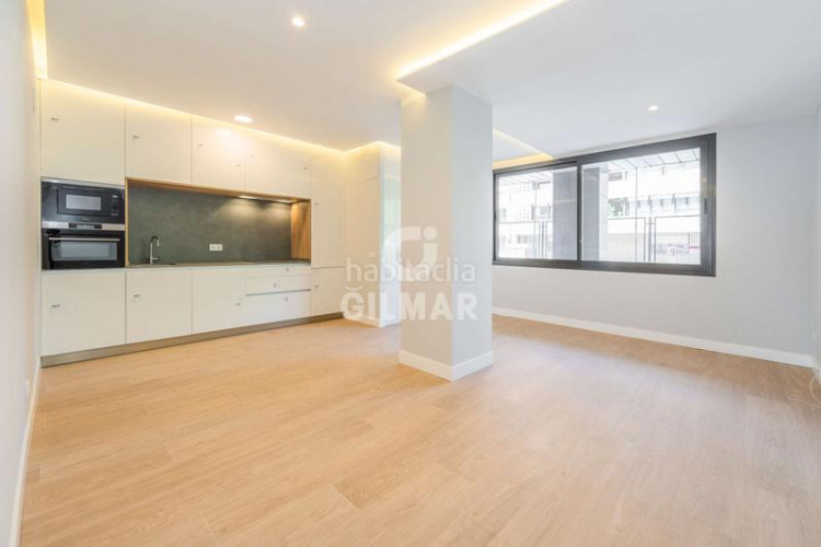 Piso licencia de hospedaje y máxima rentabilidad en el nuevo eje castellana nortese presenta esta exclusiva propiedad con lic en Madrid