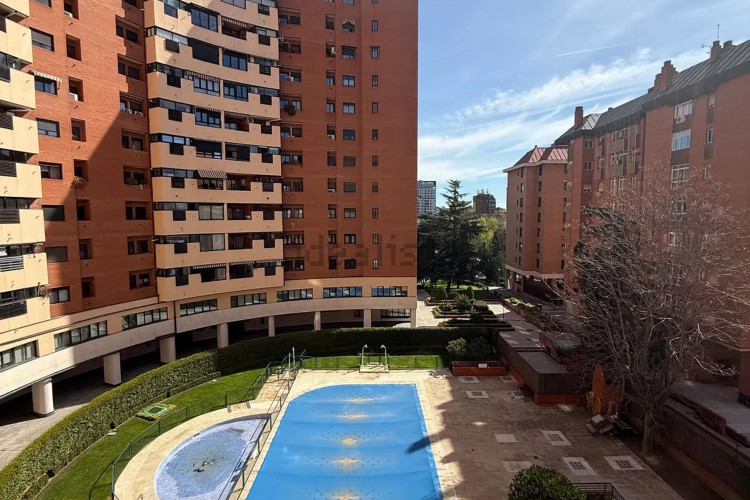 Piso en avenida de Pío XII