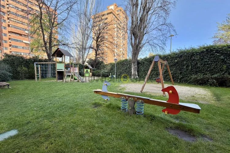 Piso en calle de Pastora Imperio