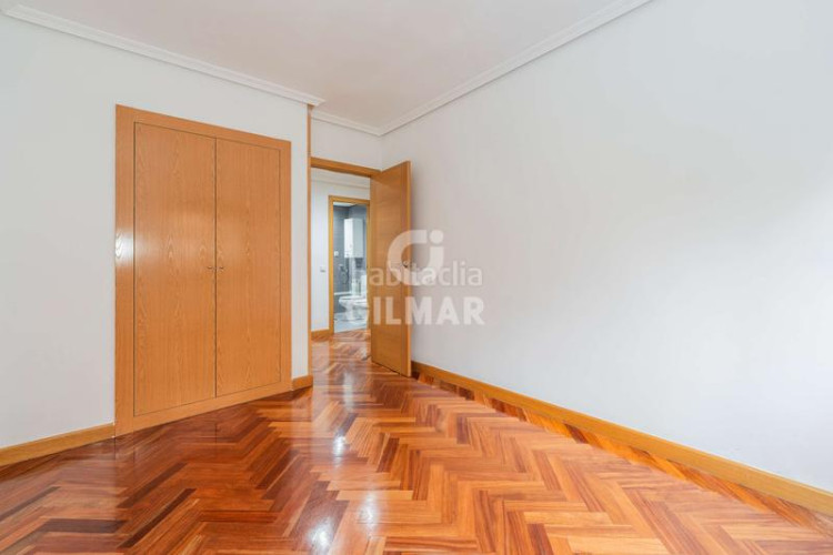 Piso en el prestigioso barrio de chamartín, , se encuentra esta vivienda en altura que representa una oportunidad única para aque en Madrid