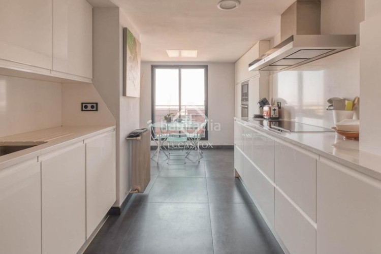 Piso exclusivo ático dúplex de 3 dormitorios con vistas incomparables en venta en chamartín, en Madrid