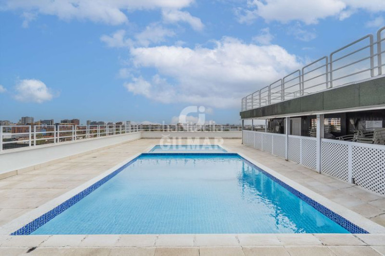 Piso se vende fantástico piso en altura ubicado en el corazón del barrio de Castilla, dentro del distrito de chamartín. con una superf en Madrid