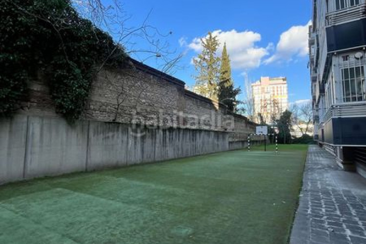 Ático inmejorable oportunidad de 3 habitaciones en Castilla en Madrid