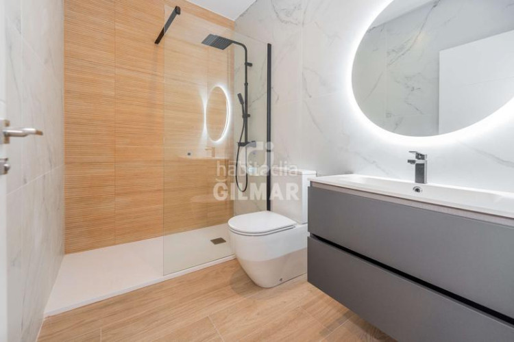 Piso licencia de hospedaje y máxima rentabilidad en el nuevo eje castellana nortese presenta esta exclusiva propiedad con lic en Madrid