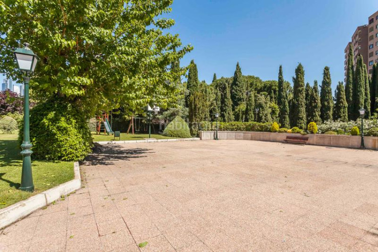 Apartamento maravilloso piso con vistas espectaculares y garaje en chamartín en Madrid