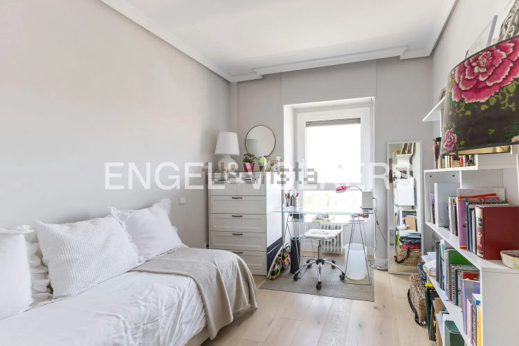 Piso en avenida de Pío XII